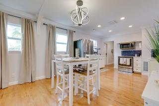 Bright and Modern Home, 3 Mi to Dtwn West Palm Beach - 5