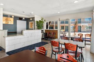Americas Best Value Inn and Suites Flagstaff - 1