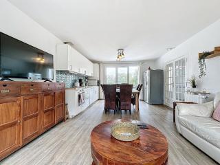 6 bedroom, 5 bathroom villa near Paris - 3