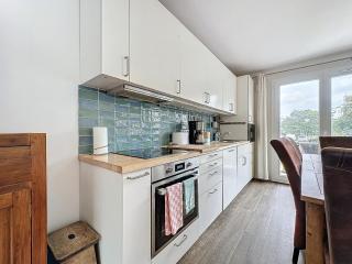 6 bedroom, 5 bathroom villa near Paris - 2