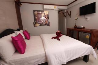 TR Guesthouse - 8