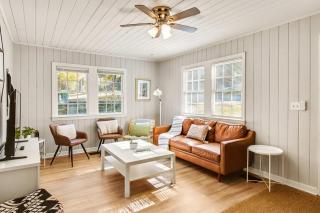 Norcross Adventure 2B Perfect for Group Trips - 3