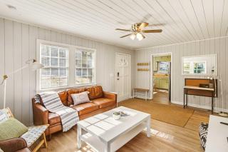 Norcross Adventure 2B Perfect for Group Trips - 1