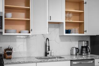 Central Lawrenceville 2 Spacious and Stylish Two Bedroom Apartment with Free Street Parking - 7