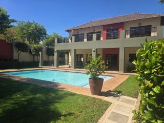 Stylish Bachelor Pad in the Heart of Fourways - 9