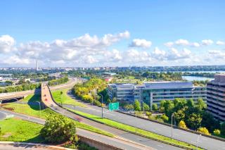 Contemporary Stay near Pentagon City Metro - 5