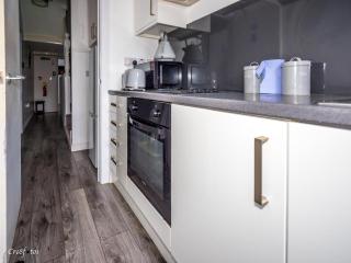 En-suite 2 Woodhouse, private bath, 2 kitchen - 7