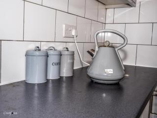 En-suite 2 Woodhouse, private bath, 2 kitchen - 5