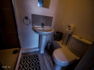 En-suite 2 Woodhouse, private bath, 2 kitchen - 2