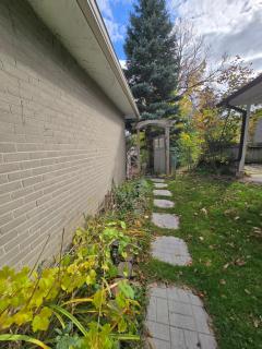 Private Guest House- Walkout Basement - 6