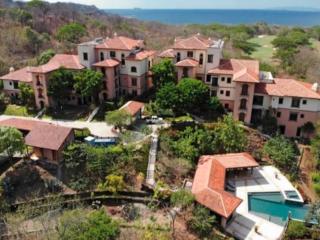 Jobo 15 Penthouse - Luxury Ocean View Retreat - 9