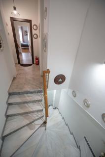 Attiki Haven - 4BR Stay - Steps from Metro by ΜΡS - 4