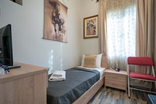 Attiki Haven - 4BR Stay - Steps from Metro by ΜΡS - 1