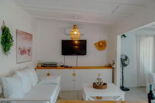 The Ocean Side Cottage - 2