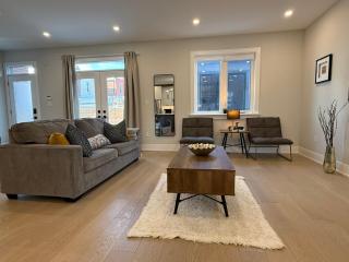 Luxury Spacious 3 Bedrooms Trinity Bellwoods - 7