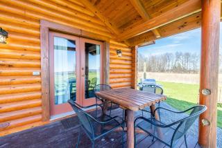 WTR 448 Log Cabin, lake view, large yard - 6