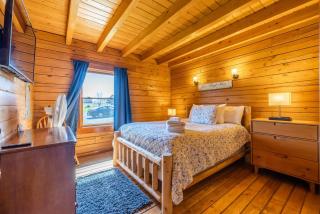 WTR 448 Log Cabin, lake view, large yard - 5