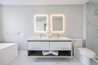 Luxury Spacious 3 Bedrooms Trinity Bellwoods - 2