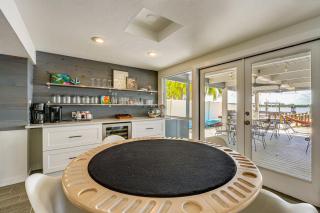 Gulf Coast Luxury! Quiet Home 4 Mi to Sponge Docks - 5