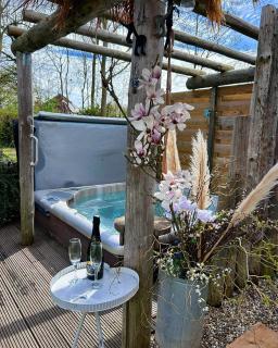 "ZeeLandZon" Holiday home by the lake with Jacuzzi and Sauna - 8