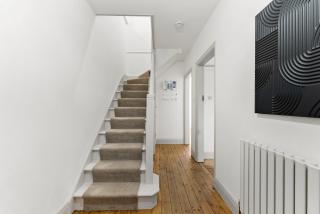 Stunning 3 bed in Bristol - Parking - 2