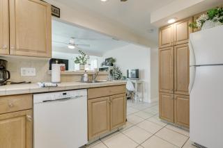 3 Mi to Jensen Beach Pet-Friendly Getaway with Yard - 5