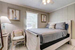 3 Mi to Jensen Beach Pet-Friendly Getaway with Yard - 3