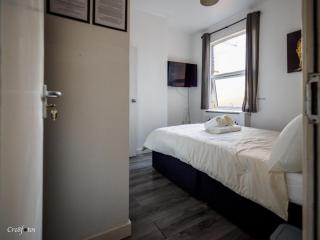 En-suite 4 Woodhouse, private bath, 2 kitchen - 6