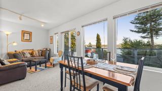 Incredible Water Views Deck Relaxing Retreat Greenbank Getaway by AvantStay - 7