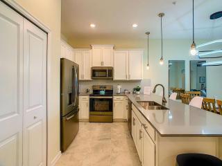 Splendid 2BR with Game Room & Console - 7