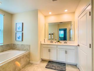 Splendid 2BR with Game Room & Console - 3