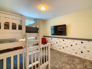 Splendid 2BR with Game Room & Console - 2