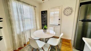 Remodeled Bixby Knolls 2 bedroom unit - Close to shopping - 2