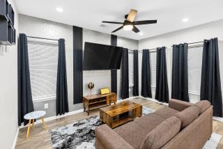 Newly Built Lux Home By NRGMed-CenterDowntown - 4