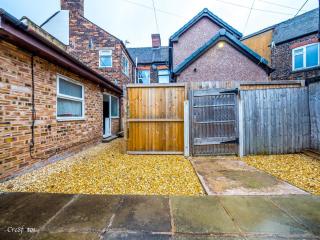 En-suite 5 Woodhouse, private bath, 2 kitchen - 6