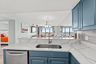 Oceanfront Penthouse Amazing Views - 0