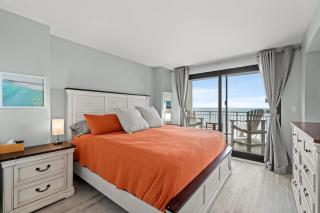 Oceanfront Penthouse Amazing Views - 5