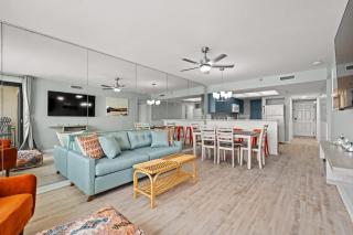 Oceanfront Penthouse Amazing Views - 6