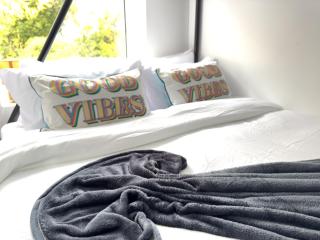 Affordable North London studio for up to 9 People - 4