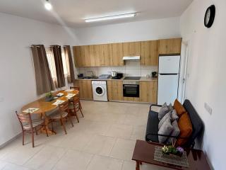 Cozy 2BR Pervolia Near Beach Free Parking - 1