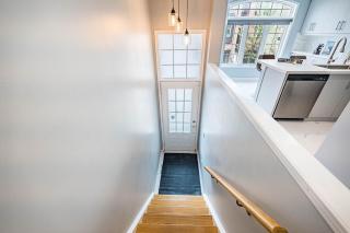 Cozy Mississauga Vacation Home - 5