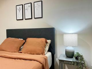 Toronto Upper Beaches Apartment - 4