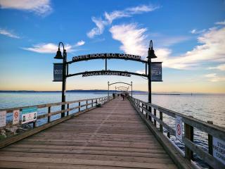 Radiant White Rock Suite - 0