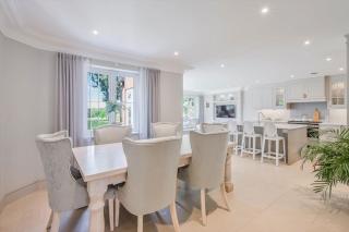 Luxury 5BR - 4BA - Modern Comfort Meets Style - 8