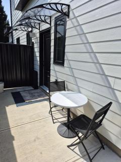 Radiant White Rock Suite - 6