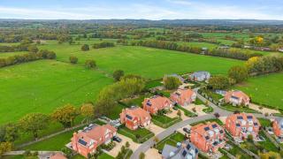 Luxury 5BR - 4BA - Modern Comfort Meets Style - 1