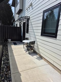 Radiant White Rock Suite - 7