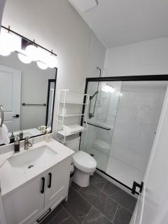 Radiant White Rock Suite - 2