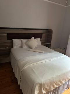 Eagles Enest BnB - 2