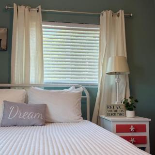 Cozy Coastal Cottages of Dunedin 1 - 0